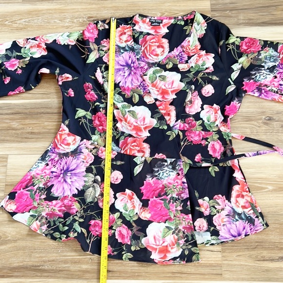 City Chic Floral Wrap Blouse - Picture 8 of 13